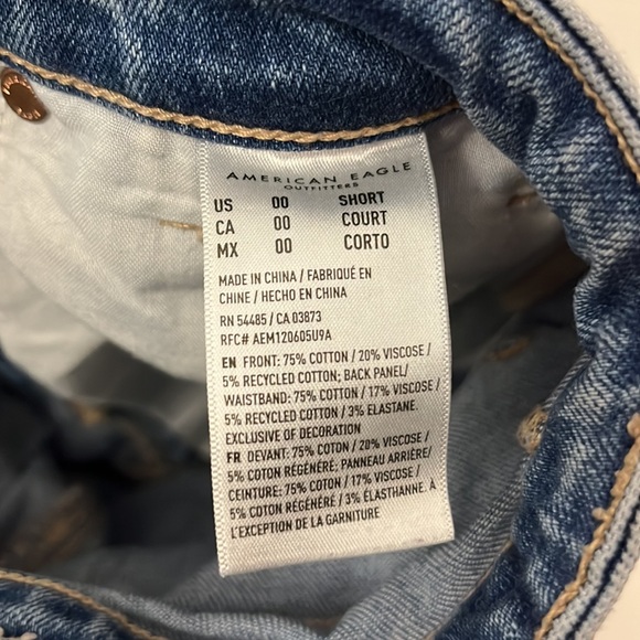 American Eagle Mom Jean denim jeans sz 00 short distressed medium wash - Picture 6 of 7